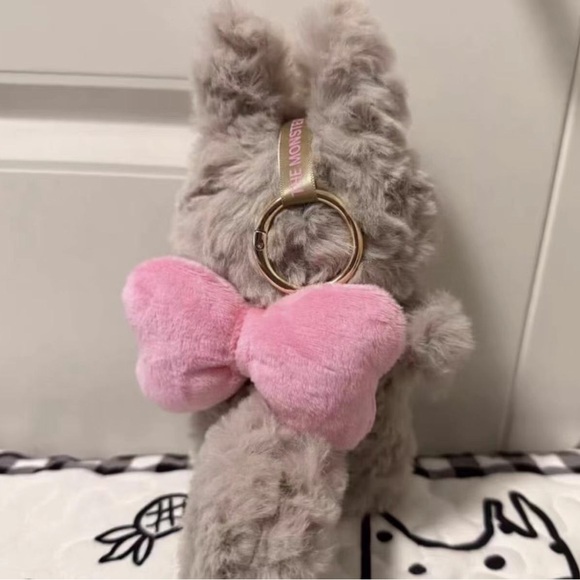 Pop Mart Labubu Vinnie's hand pulled a boo to the foul - Picture 3 of 3